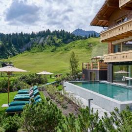 Hotel Mohnenfluh，位于莱赫阿尔贝格的酒店