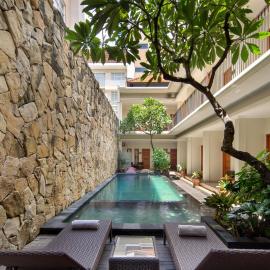 Angkul Angkul Segara Beach Kuta，位于库塔的酒店