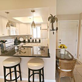 Beach Side complex B23 1 Bed 1 Bath w/Heated Pool，位于圣奥古斯丁的酒店