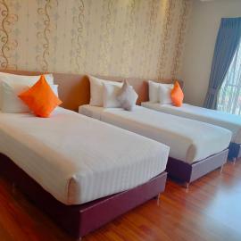 Tonaoi Grand Hotel，位于合艾的酒店