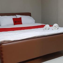 RedDoorz At Hotel Pakem Sari Kaliurang,位于Pakem的酒店