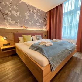 Café-Hotel Gutshof，位于诺因基兴的酒店