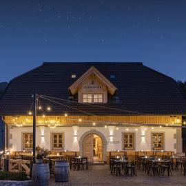 Hotel Pino Alpino,位于克拉尼斯卡戈拉的酒店