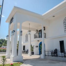 Sky's Villa Resort，位于Buff Bay的酒店