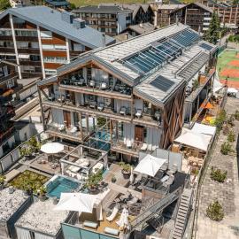 Backstage Boutique SPA Hotel，位于采尔马特的酒店