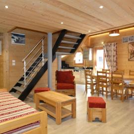 Spacieux 4 pièces avec mezzanine, balcon et parking, à 2 pas de Super-Châtel - 7 pers. - FR-1-676-25，位于沙泰勒的酒店