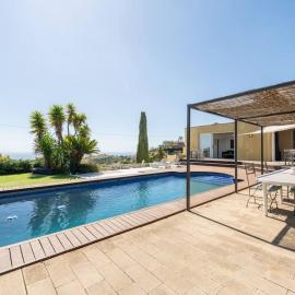 Casa Mar Blava con piscina comunitaria junto Barcelona Centro，位于阿莱利亚的酒店