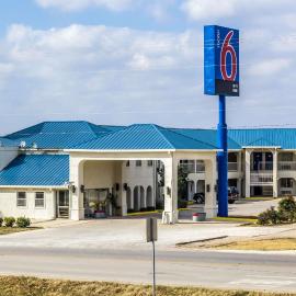 Motel 6 Seguin TX,位于塞金的酒店
