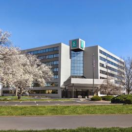 Embassy Suites by Hilton Kansas City Overland Park，位于欧弗兰帕克的酒店