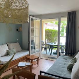 Charmant T2 PISCINE chambre lit double dans résidence du Lac，位于蒙夫朗屈安的酒店