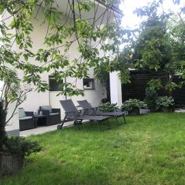 Ferien-Monteur-Wohnung am Bach im Grünen mit 3 Schlafzimmer，位于Hemer的酒店