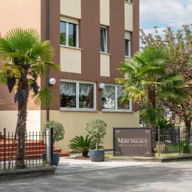 Hotel Mini Palace - Country House，位于莫利内拉的酒店