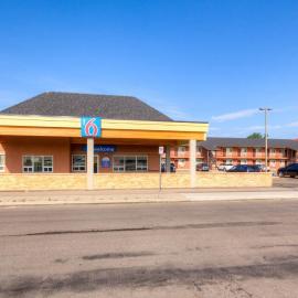 Motel 6-Lethbridge, AB，位于莱斯布里奇的酒店