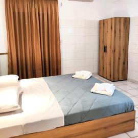 Eleni Apartments Sant George Beach，位于圣乔治斯的酒店
