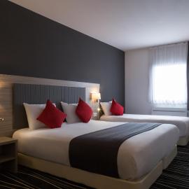 The Originals City, Marne-la-Vallée Est, Meaux ,GLASSY HOTEL，位于莫城的酒店