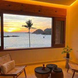 Ocean Front Luxury - 5 Pools & Private Beach Club，位于卡热伊斯的酒店