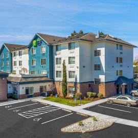 Holiday Inn Express Hotel & Suites Portland - Jantzen Beach by IHG，位于波特兰的酒店
