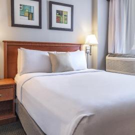 Hôtel Saint-Laurent Montréal，位于蒙特利尔的酒店
