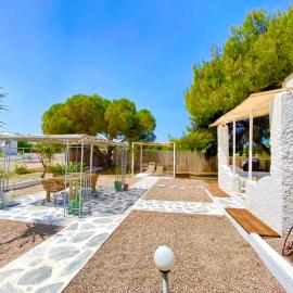 Peaceful Cottage House - Private Garden