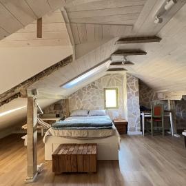 Eco Chalet Style Apartment，位于苏提万的酒店