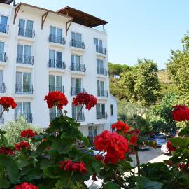 Kırtay Hotel Erdek，位于埃尔代克的酒店