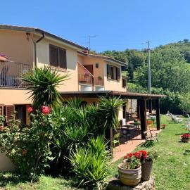 B&B Arcobaleno，位于Tirli的酒店
