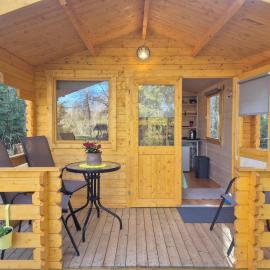 Lonni camping in nature，位于Kuku的酒店