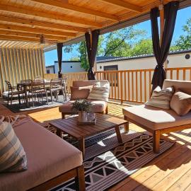 250 mobile home Selce，位于塞尔瑟的酒店