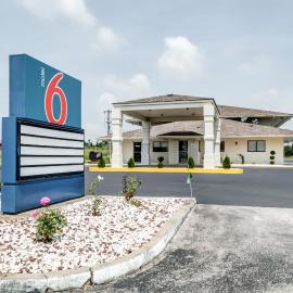 Motel 6-Berea, KY，位于伯里亚的酒店