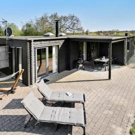 Cozy Home In Løgstør With Sauna，位于Løgstør的酒店