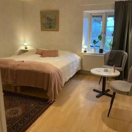 Lantgård nära stad, fiske o golf,位于马尔默的酒店