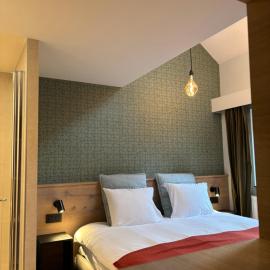 Hôtel Restaurant - Les Oiseaux de Passage，位于Harre的酒店