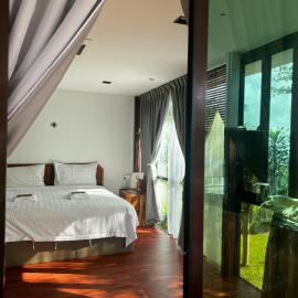 Sunset Lodge 日落小屋 - Simply Minimalistic Rooms with Garden Views at Eco Valley Retreat Balung 豐之谷，位于Balung的酒店