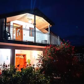 Samuela Cozy Retreat，位于培拉特的酒店