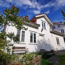 Great house in Risør centre，位于里瑟尔的酒店