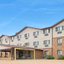 Super 8 by Wyndham St. Clair MO，位于Saint Clair的酒店