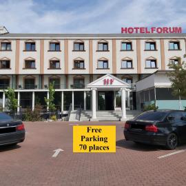 Hotel Forum，位于普洛耶什蒂的酒店