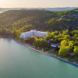 Hotel Club Tihany，位于蒂豪尼的酒店