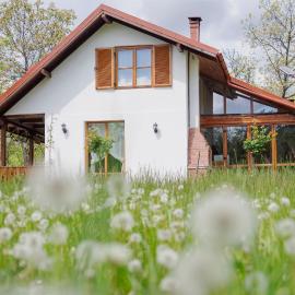Cerdacul din Livada - Căsuța din Livadă，位于Vaideeni的酒店
