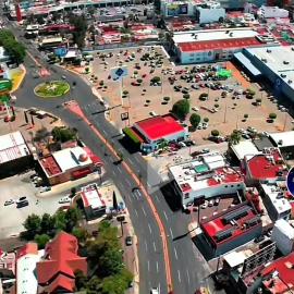 Departamentos 1 min Plaza las Américas，位于莫雷利亚的酒店