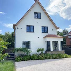 Villa Tibur - Near Boom & Rumst，位于Rumst的酒店