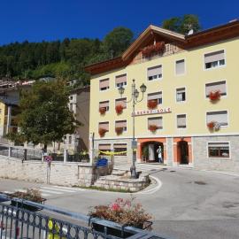 Albergo Ristorante "Al Sole"，位于Lusiana的酒店