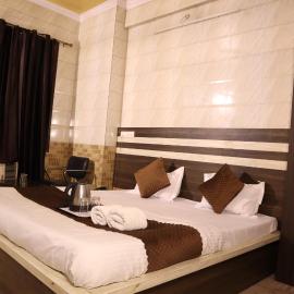 HOTEL P R Palace