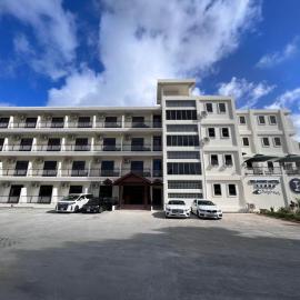 Belau Almond Hotel 贝尔曼酒店,位于科罗尔的酒店