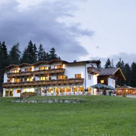 Familienhotel Moos-Alm，位于利恩茨的酒店
