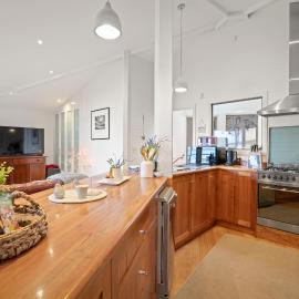 Blissful Birchs Bay - Gorgeous 3 Bedroom House，位于Woodbridge的酒店