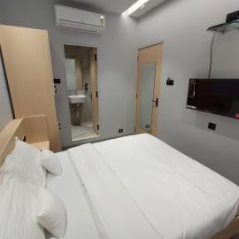Hotel Golden Suites - Near Nesco，位于孟买的酒店