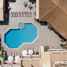Paradiso Hotel Corfu Sea View Apartments with Pool in Ipsos，位于阿普索斯的酒店