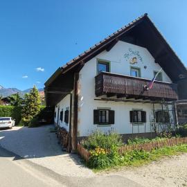 Apartment Ursa Major & Glamp Barba，位于普雷德沃尔的酒店