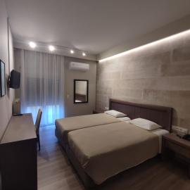 Plaza Hotel，位于亚历山德鲁波利斯的酒店